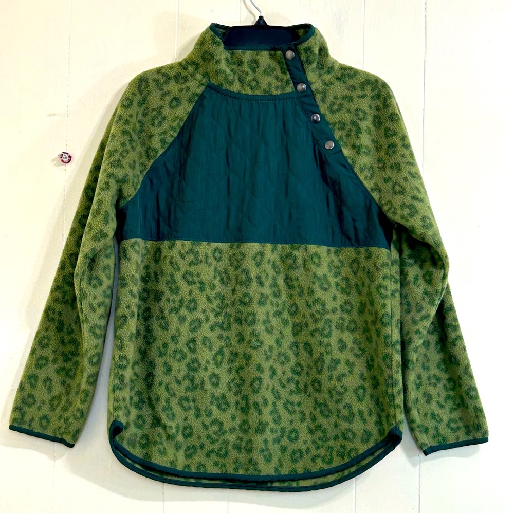 J.Crew J.Crew Cozy Green Animal Print Pullover Fleece Jacket Sweater Size Small. - Picture 1 of 12